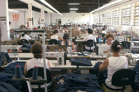 O chão de costura da fábrica antiga da Citerol